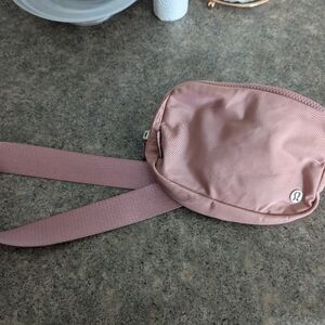 Lululemon 1L Belt Bag. PINK